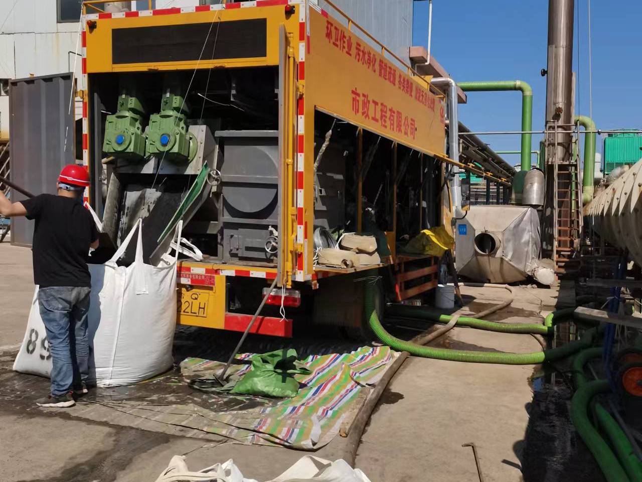 让胡路淤泥压干处理