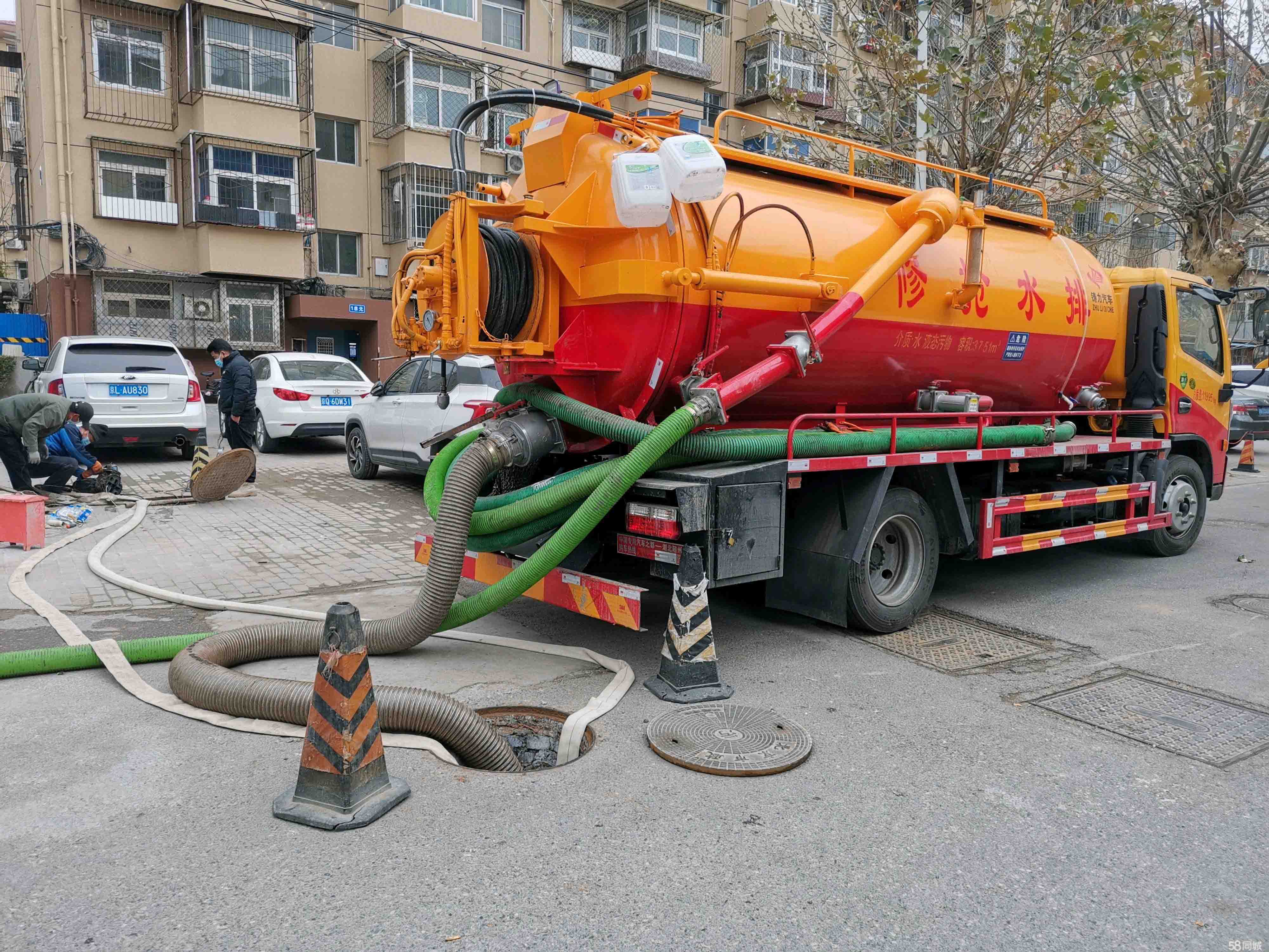 让胡路抽粪吸污